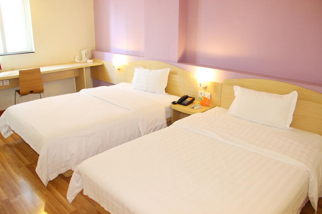 7Days Inn Guangzhou Tianhe Tianpingjia Subway Station Room photo