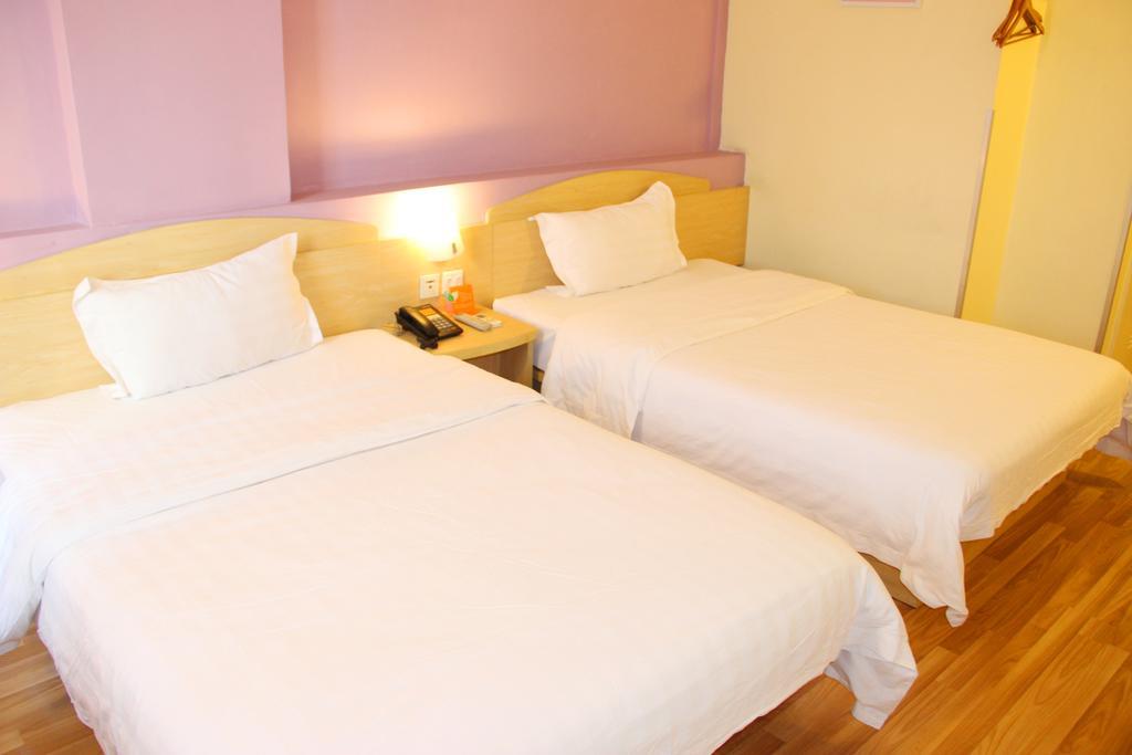 7Days Inn Guangzhou Tianhe Tianpingjia Subway Station Room photo