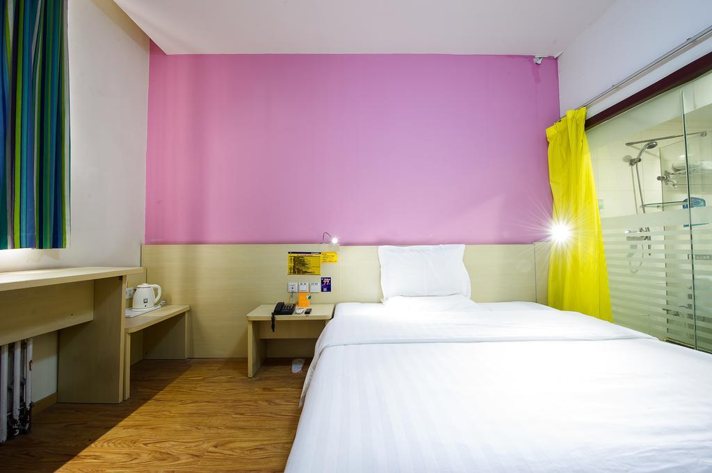 7Days Inn Guangzhou Tianhe Tianpingjia Subway Station Room photo