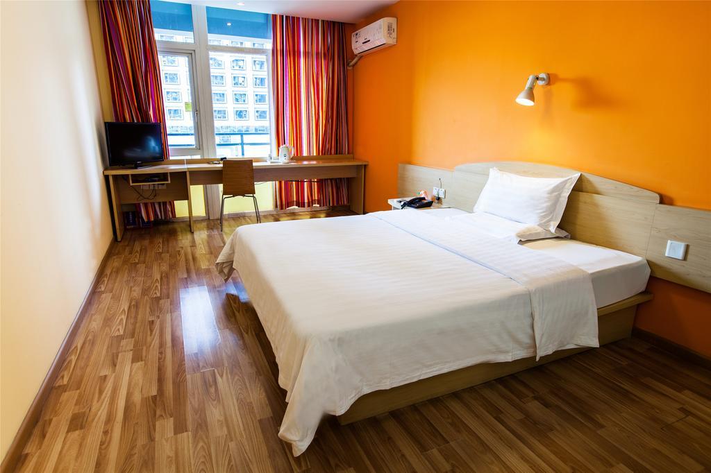 7Days Inn Guangzhou Tianhe Tianpingjia Subway Station Room photo